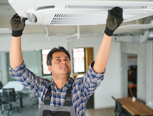 Монтаж приточной вентиляции с бризером в квартире своими руками