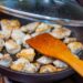 Как приготовить куриную грудку сочную на сковороде