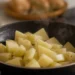 Картофельные зразы на сковороде: пошаговое приготовление
